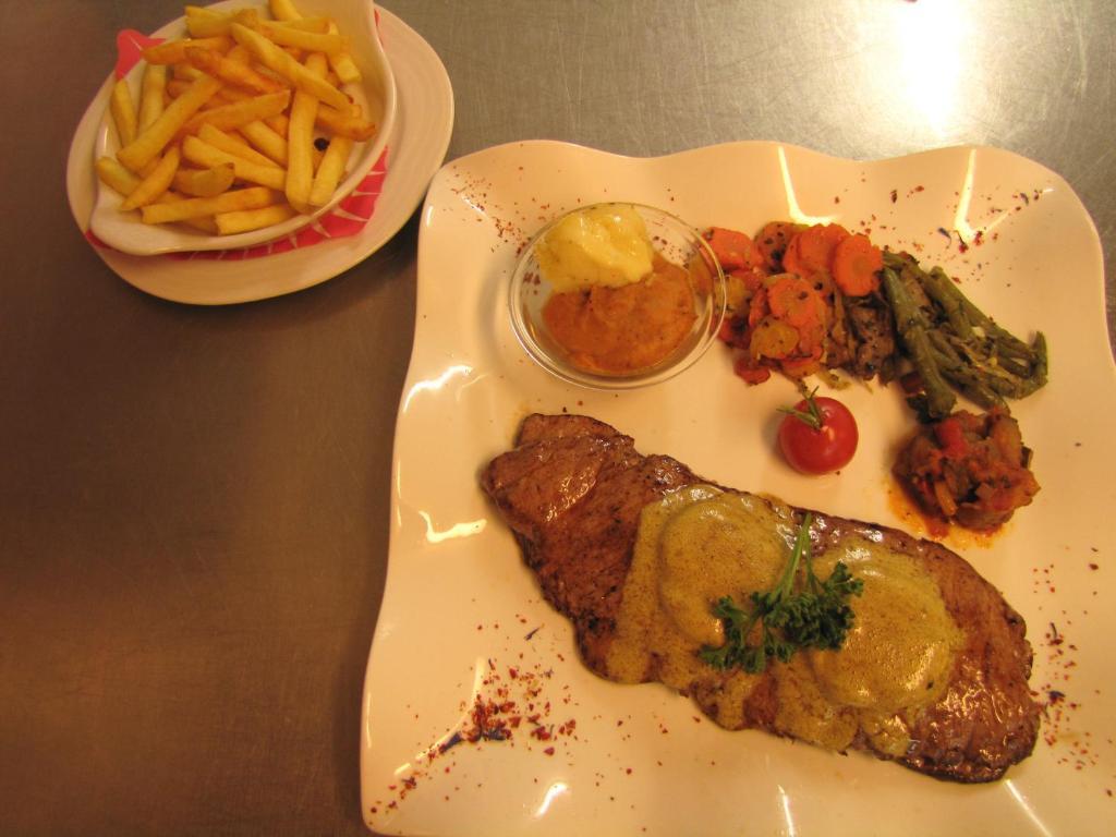 Hotel-Restaurant Le Relais Panoramique 레 크로세트 외부 사진